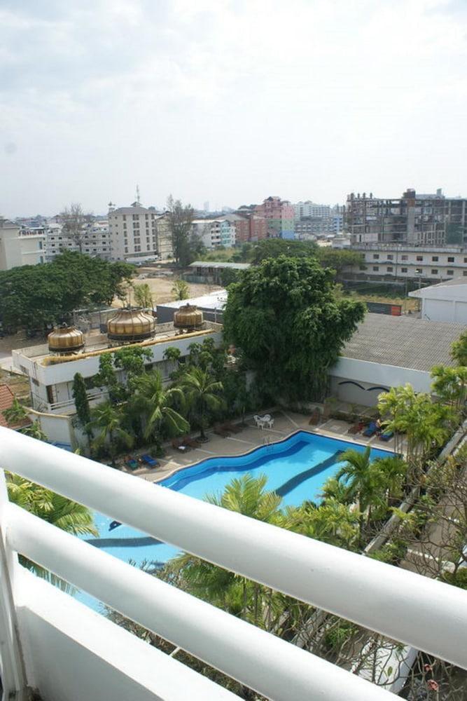 Royal Twins Palace Hotel Pattaya Εξωτερικό φωτογραφία
