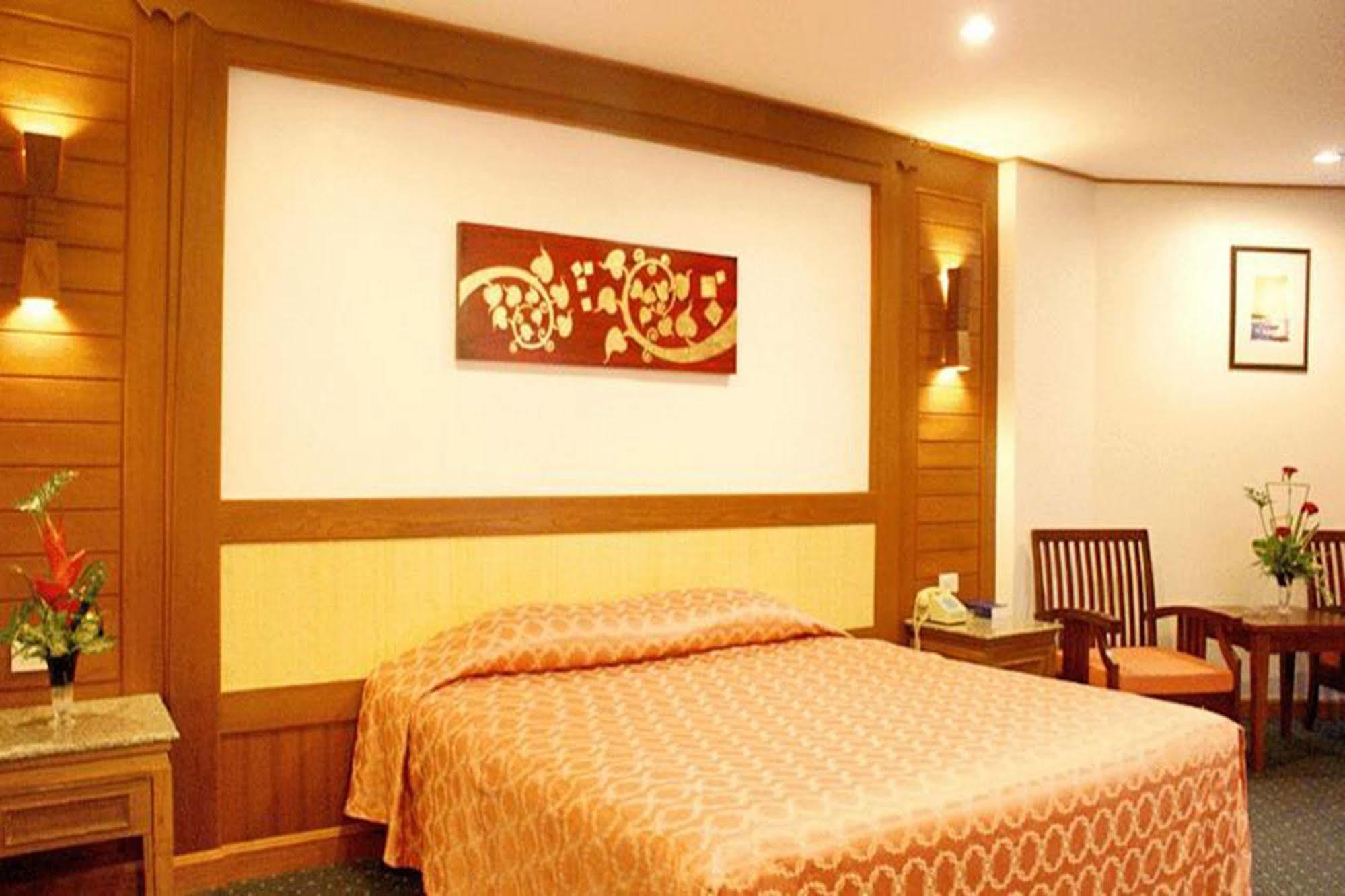 Royal Twins Palace Hotel Pattaya Εξωτερικό φωτογραφία