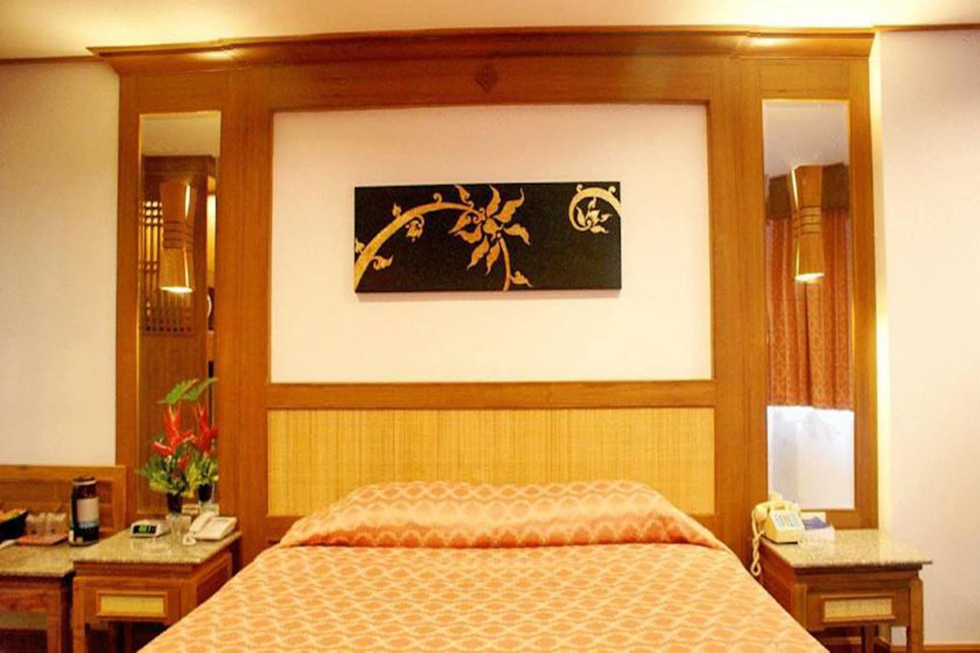 Royal Twins Palace Hotel Pattaya Εξωτερικό φωτογραφία
