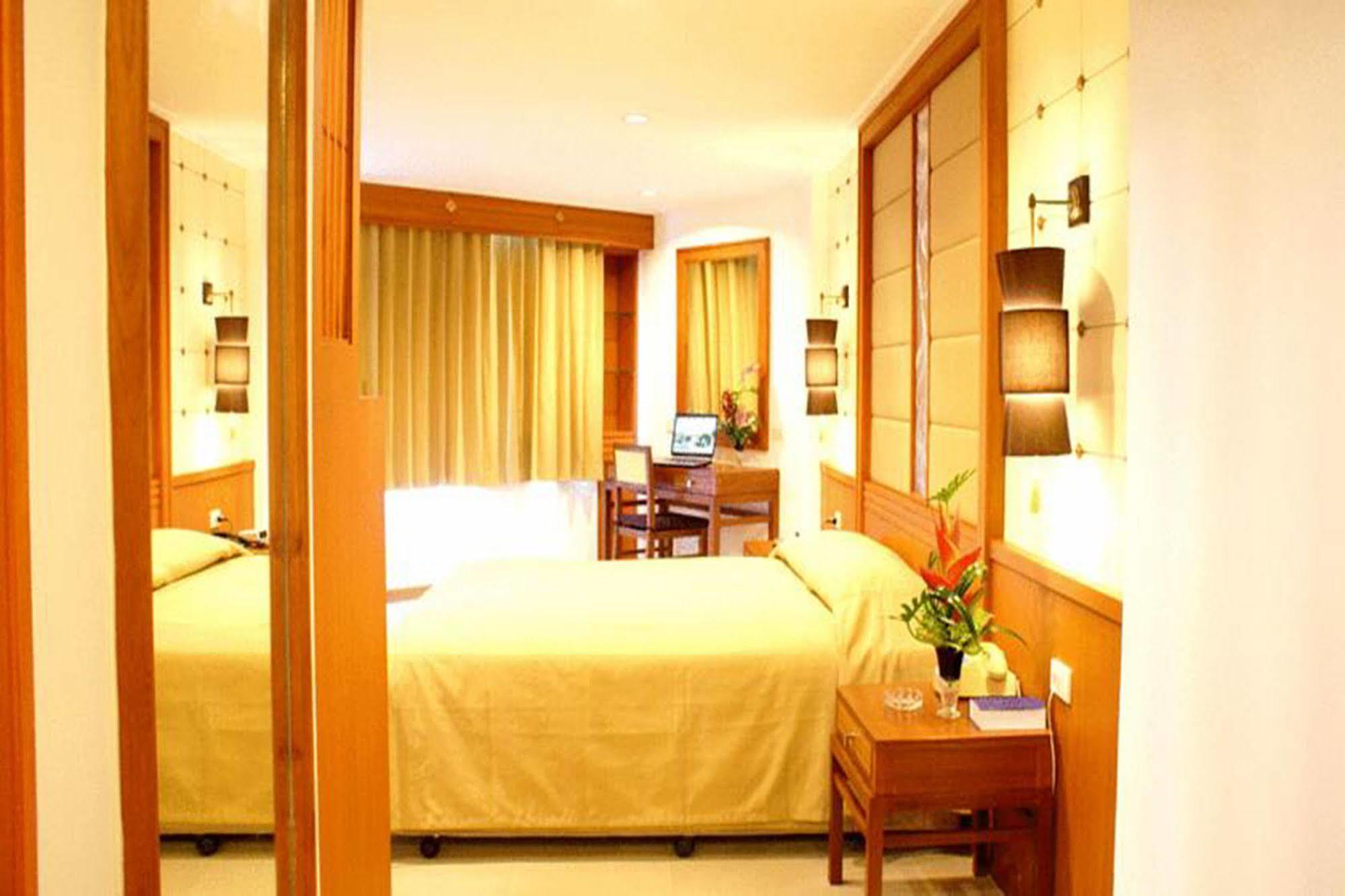 Royal Twins Palace Hotel Pattaya Εξωτερικό φωτογραφία